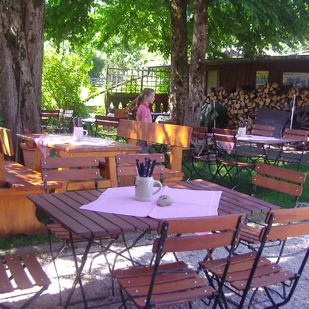Gasthaus Hubertus * 施莱兴